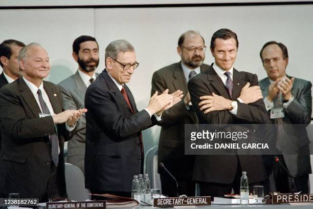 Brazilian President Fernando Collor de Mello acknowledges the applause on June 14, 1992 after giving the closing speech for the Rio 92 Earth Summit....
