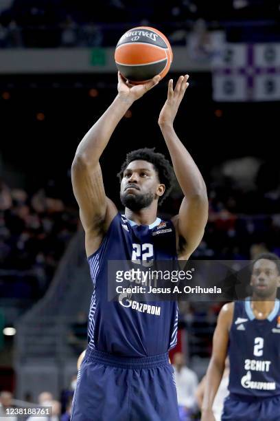 Alex Poythress, #22 of Zenit St Petersburg shoots during the Turkish Airlines EuroLeague match between Real Madrid and Zenit St Petersburg at Wizink...