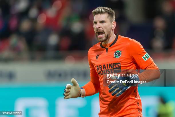 Goalkeeper Ron-Robert Zieler of Hannover 96 Looks on during the Second Bundesliga match between 1. FC Heidenheim 1846 and Hannover 96 at Voith-Arena...