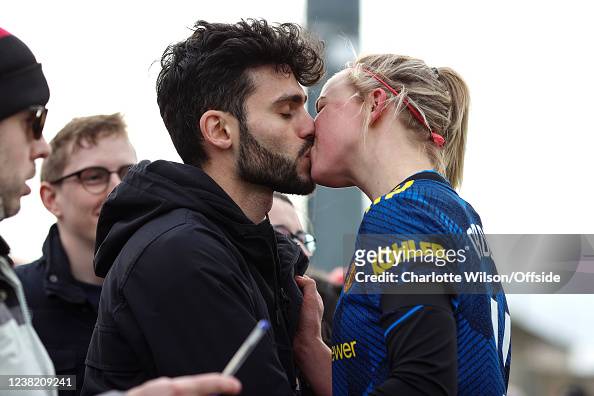 Jackie Groenen Of Man Utd Shares A Sweet Moment With Her Partner... News  Photo - Getty Images