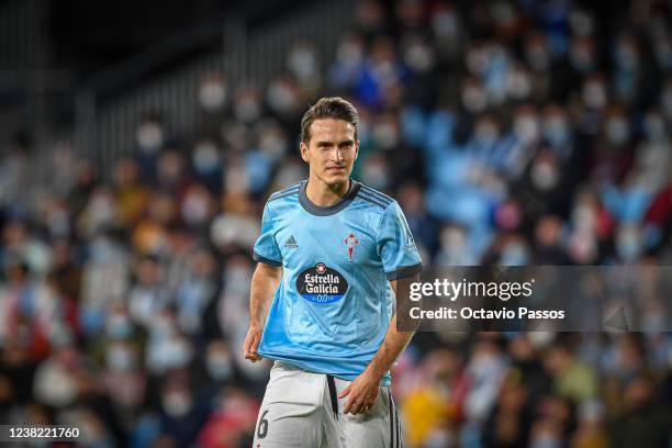 Denis Suárez of RC Celta de Vigo in action during the LaLiga Santander match between RC Celta de Vigo and Rayo Vallecano at Abanca-BalaÌdos on...