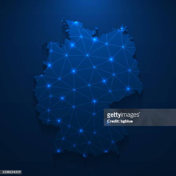 deutschland kartennetz - helles netz auf dunkelblauem hintergrund - deutschland stock-grafiken, -clipart, -cartoons und -symbole