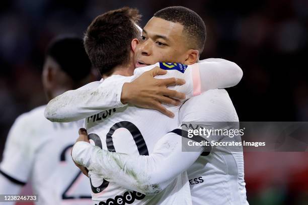 Lionel Messi of Paris Saint Germain, Kylian Mbappe of Paris Saint Germain celebrates 1-3 during the French League 1 match between Lille v Paris Saint...