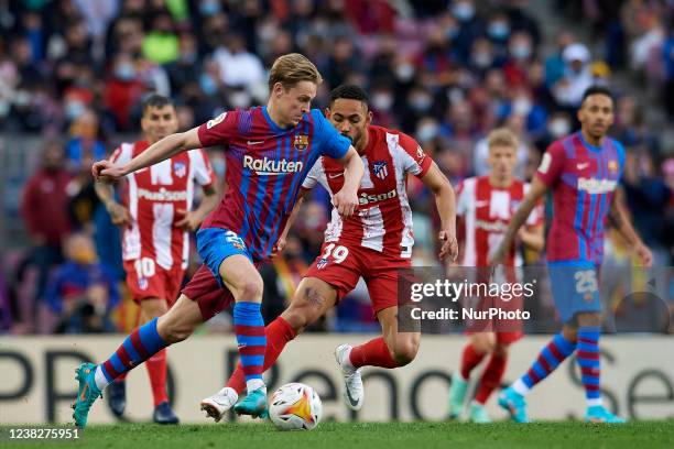 Frenkie de Jong of Barcelona in action during the LaLiga Santander match between FC Barcelona and Club Atletico de Madrid at Camp Nou on February 6,...