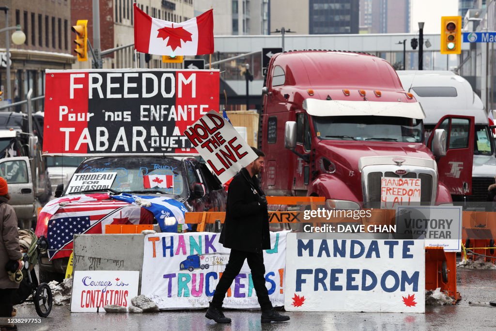 TOPSHOT-CANADA-HEALTH-VIRUS-PROTEST