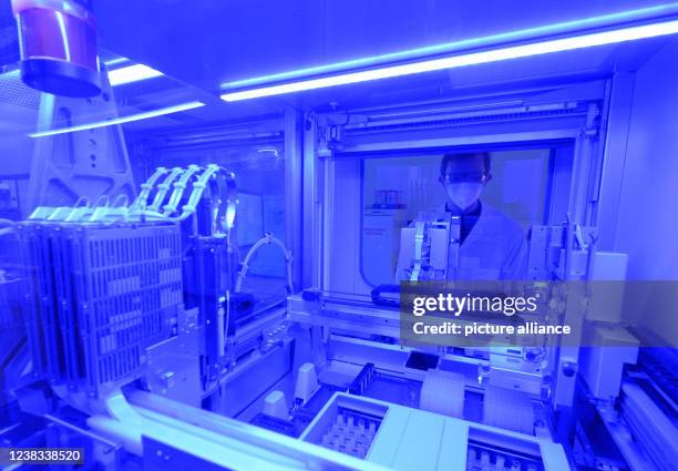 Flash Science Lab Flash Lab Photos and Premium High Res Pictures - Getty Images