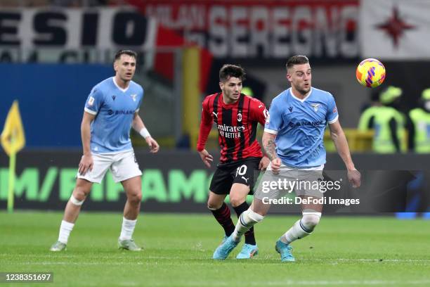 Sergej Milinkovic-Savic of SS Lazio controls the ball during the Coppa Italia match between AC Milan and SS Lazio at Stadio Giuseppe Meazza on...