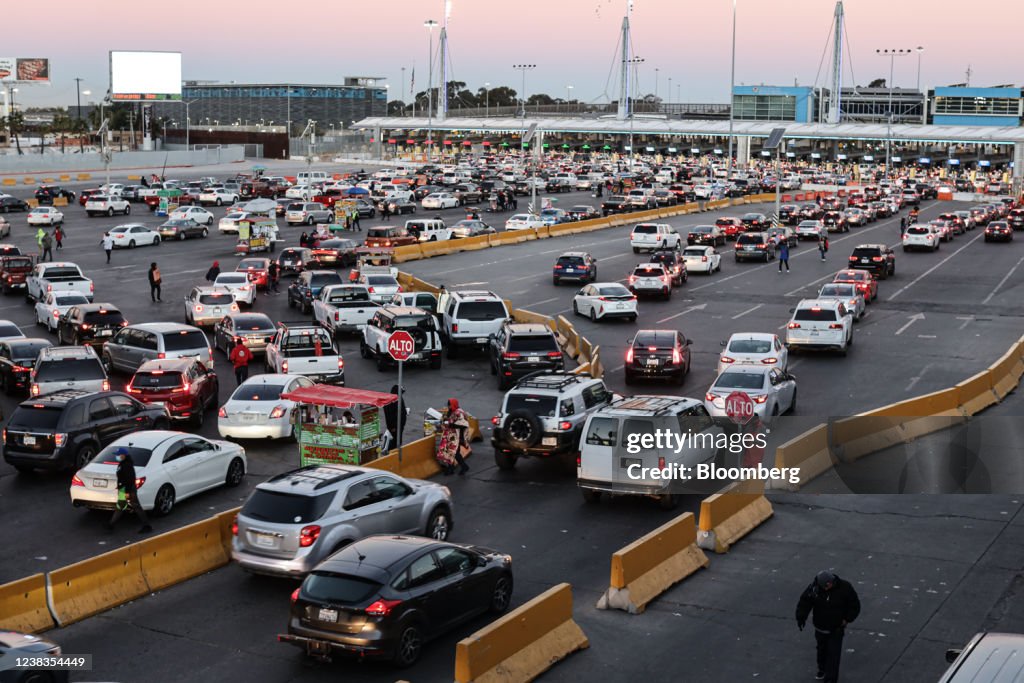 COVID-19 Restrictions Upend U.S. Land Border Crossings in 2021