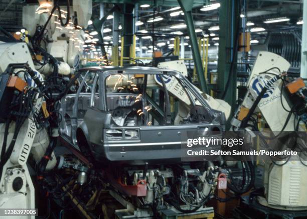 Body Assembly Veh Halewood Body & Assembly Photos and Premium High Res Pictures - Getty ...