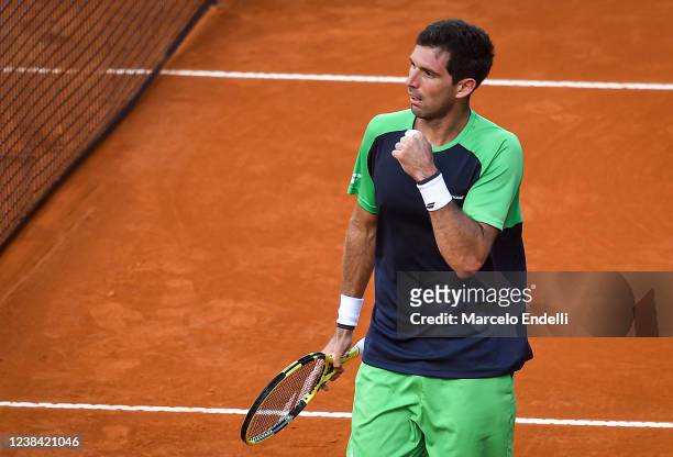 Federico Delbonis of Argentina celebrates during a match against Casper Ruud of Norway at Buenos Aires Lawn Tennis Club on February 12, 2022 in...