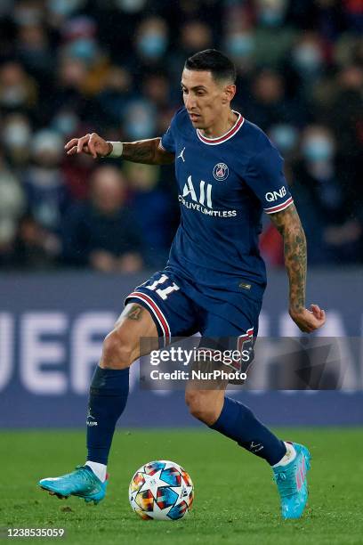 Angel Di Maria of PSG in action during the UEFA Champions League Round Of Sixteen Leg One match between Paris Saint-Germain and Real Madrid at Parc...