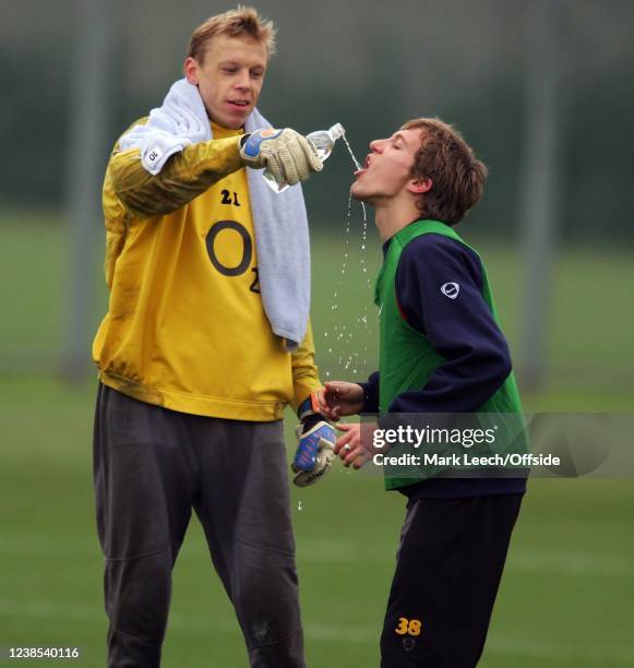 322 Mart Poom Photos & High Res Pictures Getty Images