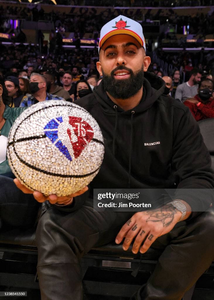 Milwaukee Bucks v Los Angeles Lakers