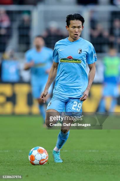 Woo-yeong Jeong of SC Freiburg controls the ball during the Bundesliga match between FC Augsburg and Sport-Club Freiburg at WWK-Arena on February 19,...