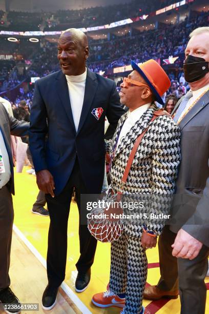 85 Spike Lee Michael Jordan Photos and Premium High Res Pictures - Getty  Images