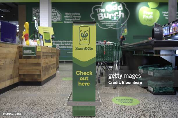 Check Out Grocery Store Photos and Premium High Res Pictures - Getty Images