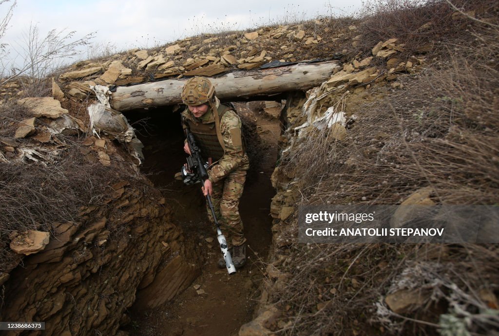 TOPSHOT-UKRAINE-RUSSIA-CONFLICT