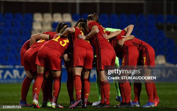 Belgian players getting together ahead of the match Belgium vs Russia , third and final match of Belgium's national women's soccer team the Red...