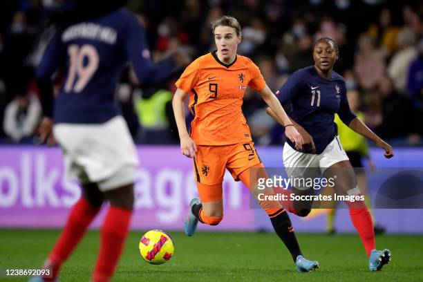 Vivianne Miedema of Holland Women, Kadidiatou Diani of France Women during the International Friendly Women match between France v Holland at the...