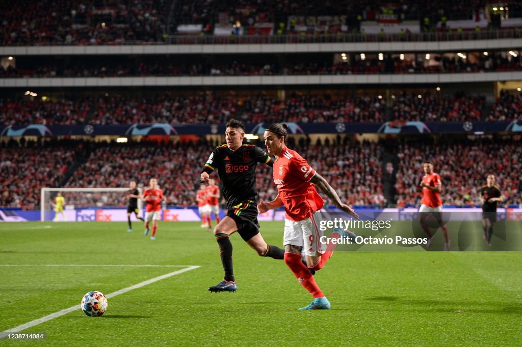 SL Benfica v AFC Ajax: Round Of Sixteen Leg One - UEFA Champions League