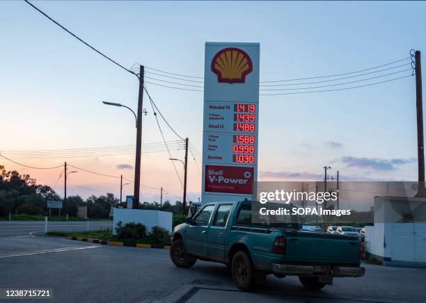 Shells Paphos 258 Shell V Power Chevrolet Stock Photos, High-Res Pictures, and Images ...