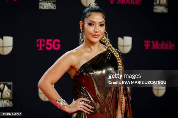 1,108 Singer Farina Stock Photos, High-Res Pictures, and Images - Getty