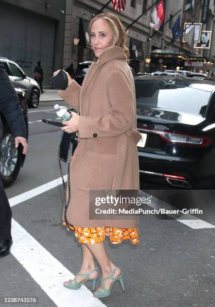 Kim Raver Yoga Kim Raver 24 Photos and Premium High Res Pictures - Getty Images
