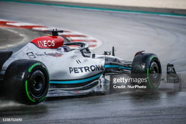 Lewis Hamilton, Mercedes AMG Petronas Formula One Team, W13, action testing wet tyres after wet the track during the Formula 1 Winter Tests at...