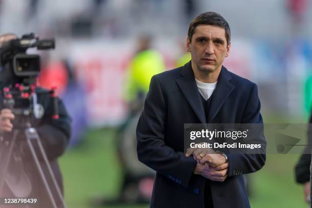 Head coach Tayfun Korkut of Hertha BSC Looks on prior to the Bundesliga match between Sport-Club Freiburg and Hertha BSC at Europa-Park Stadion on...