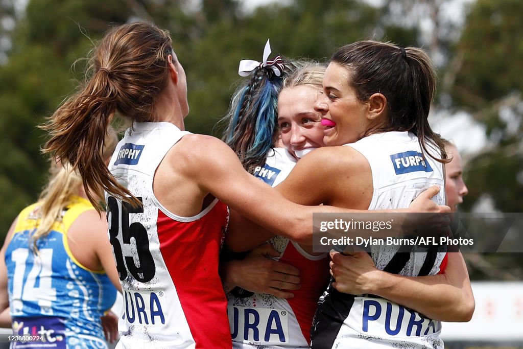 AFLW Rd 8 - St Kilda v Gold Coast