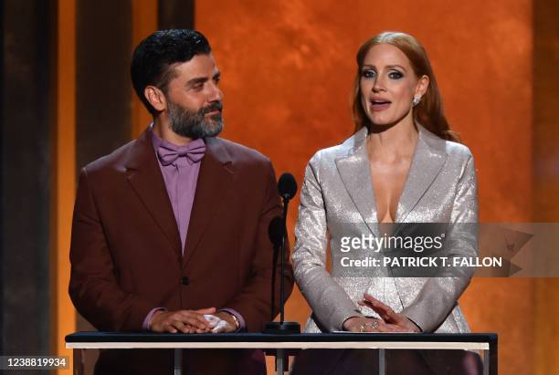 Actress Jessica Chastain and US-Guatemalan actor Oscar Isaac present Outstanding Performance by a Male Actor in a Supporting Role onstage during the...
