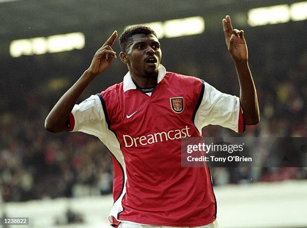 Nwankwo Kanu scores Arsenal's 4th goal during the FA Carling Premiership match against Everton at Highbury in London, England. Arsenal won the match...