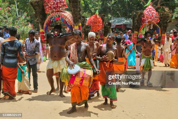 Kavadi Attam Photos and Premium High Res Pictures - Getty Images