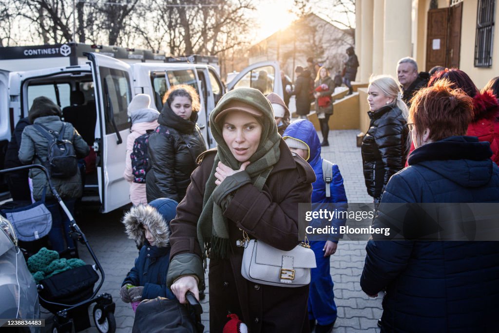 Ukrainians Flee Conflict Into Hungary