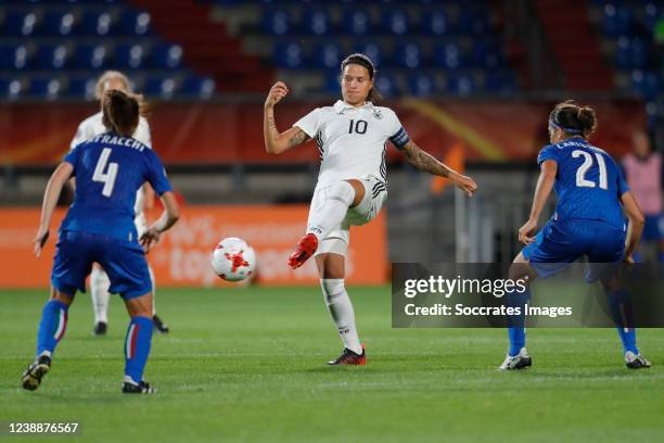 Dzsenifer Marozsan of Germany Women during the EURO Women match between Germany v Italy on July 21, 2017