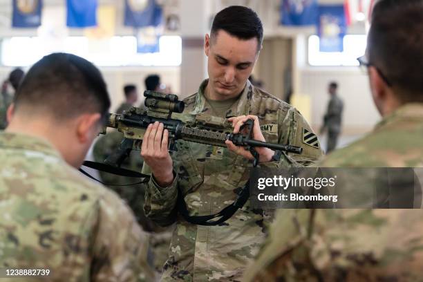 Army Serial R83141 Us Army Rifle Photos and Premium High Res Pictures - Getty Images