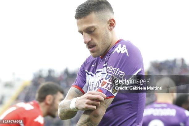 The captain's armband dedicated to Davide Astori former player of ACF Fiorentina during the Serie A match between ACF Fiorentina and Hellas Verona FC...