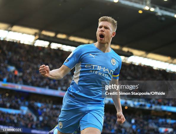 Kevin de Bruyne of Manchester City celebrates after scoring the... News