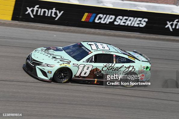 kyle-busch-racing-during-the-pennzoil-400-presented-by-jiffy-lube