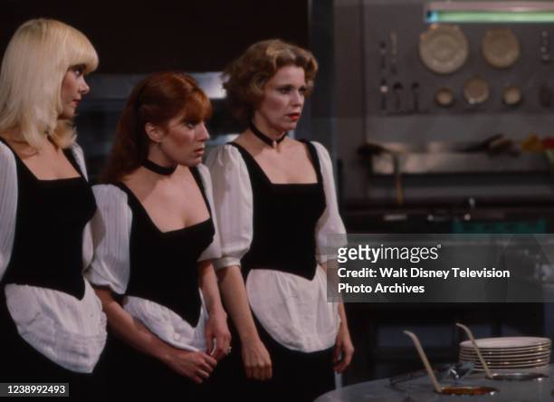 Los Angeles, CA Ann Jillian, Barrie Youngfellow, Louise Lasser appearing in the ABC tv series 'It's A Living'.