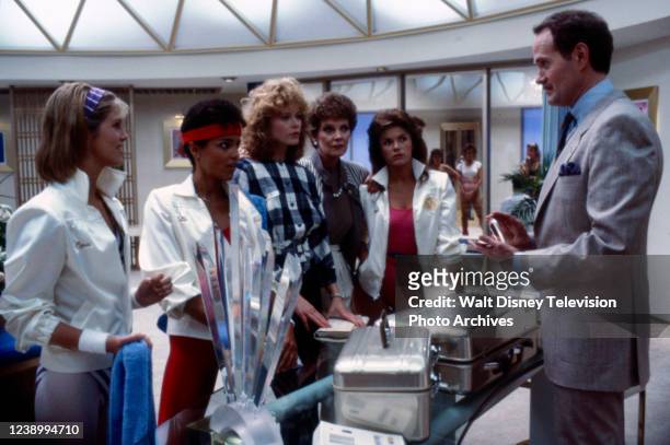 Los Angeles, CA Leah Ayres, Shari Belafonte, Sheree J Wilson, Polly Bergen, Mary-Margaret Humes, Michael Ensign appearing in the ABC tv movie...