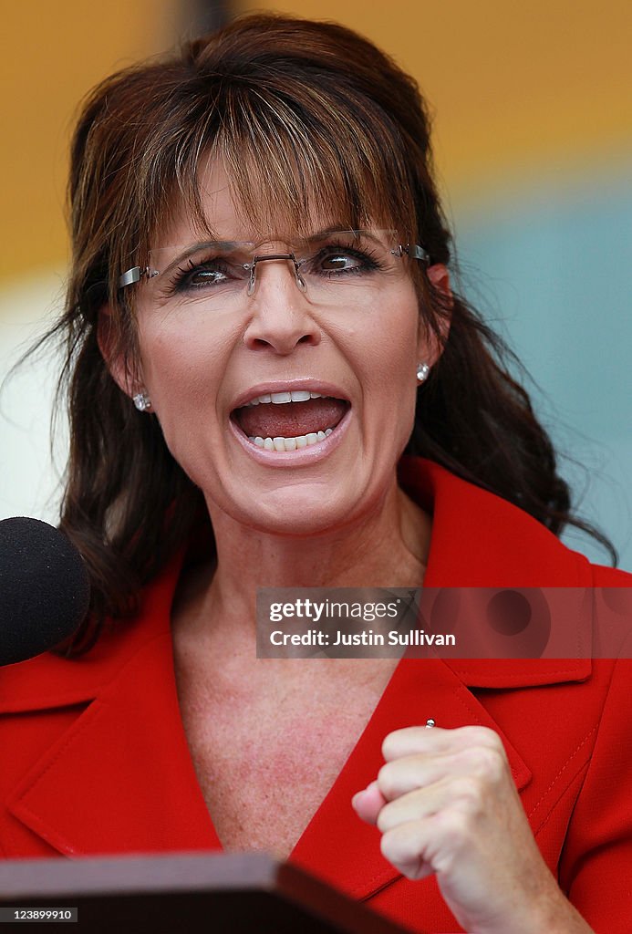 Sarah Palin Addresses Tea Party Rally In New Hampshire On Labor Day