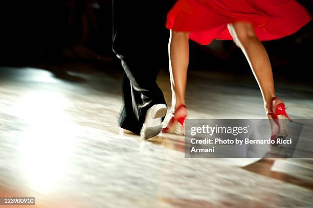 it takes two to tango - tango tanz stock-fotos und bilder