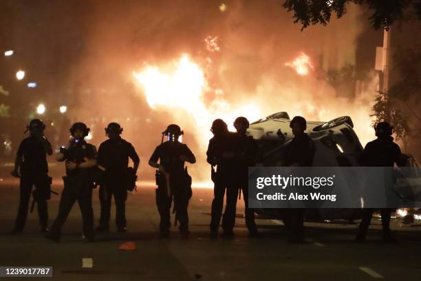 White House Burning Photos and Premium High Res Pictures - Getty Images