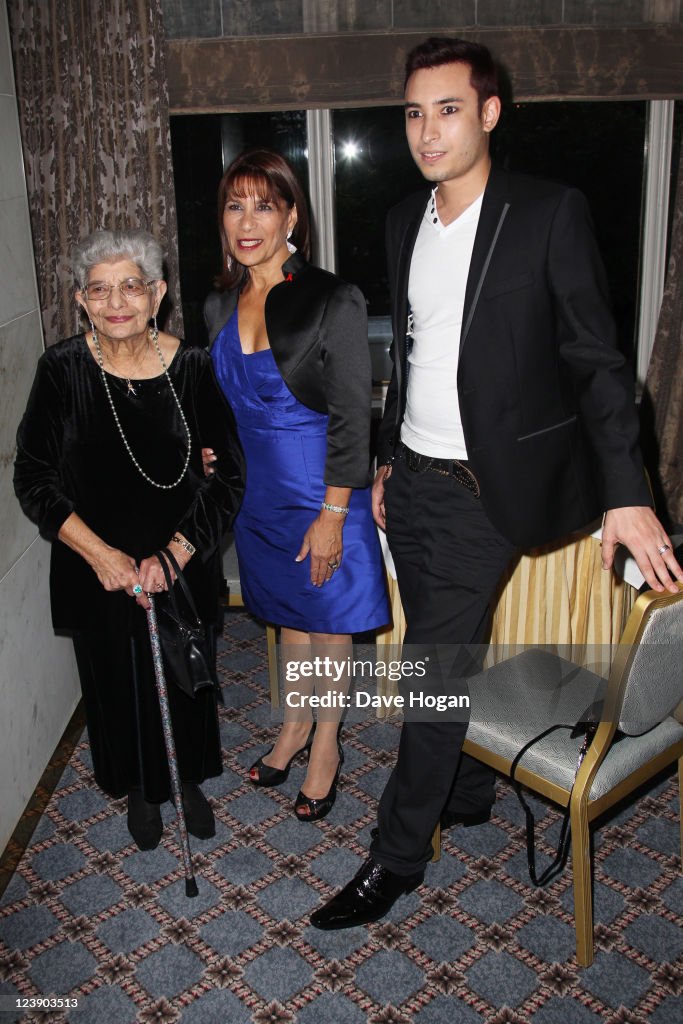Freddie Muercury s Nephew Jamal Zook Sister Kashmira Bulsara And His freddie-muercury-s-nephew-jamal-zook-sister-kashmira-bulsara-and-his