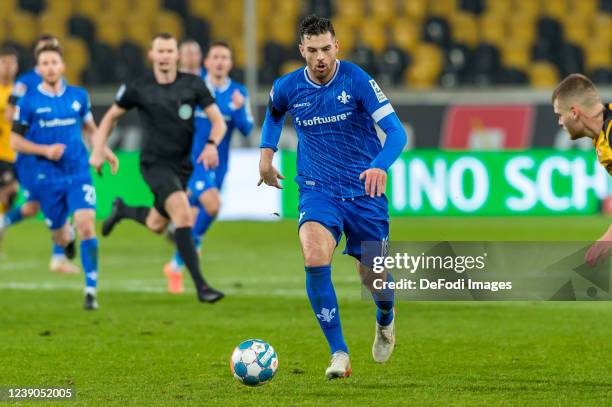 Luca Pfeiffer of SV Darmstadt 98 controls the ball during the Second Bundesliga match between SG Dynamo Dresden and SV Darmstadt 98 at...