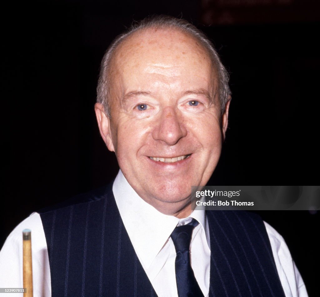 Fred Riley Snooker Fred Davis of England, snooker player, circa 1988. News Photo - Getty ...