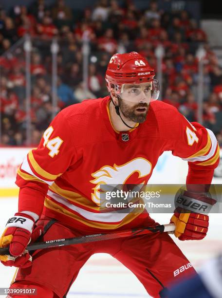 Erik Gudbranson of the Calgary Flames prepares to face off against the Tampa Bay Lighting at Scotiabank Saddledome on March 10, 2022 in Calgary,...