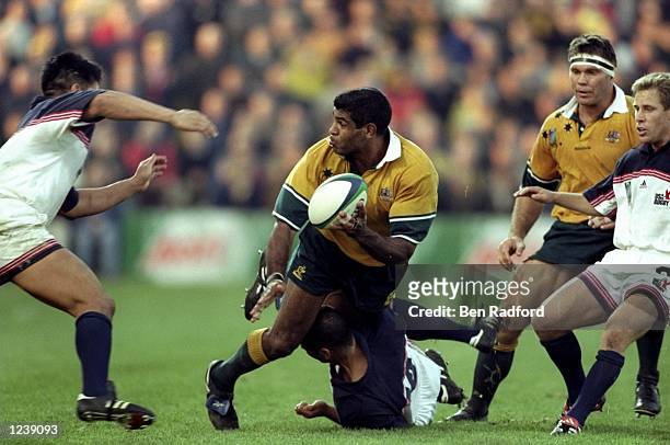 Jim Williams of Australia in action during the 1999 Rugby World Cup Pool E match against the USA at Thomond Park in Limerick, Ireland. Australia won...