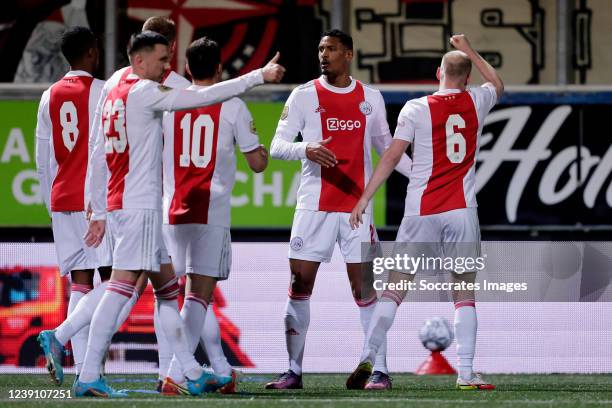 Sebastien Haller of Ajax celebrates his 0-2 with Davy Klaassen of Ajax, Dusan Tadic of Ajax, Perr Schuurs of Ajax, Ryan Gravenberch of Ajax, Steven...